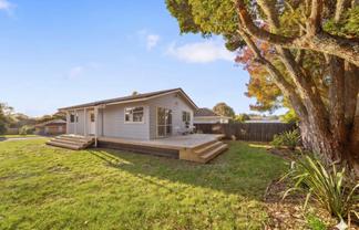 16 Katrina Place, Massey