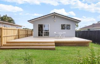 16 Katrina Place, Massey