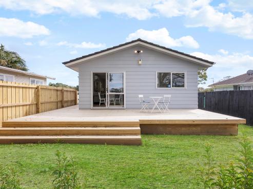 16 Katrina Place, Massey