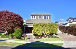 2 Sirius Place, Botany Downs