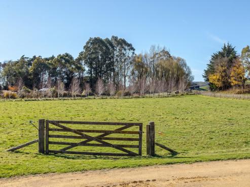 1017B Longbush Road, Gladstone