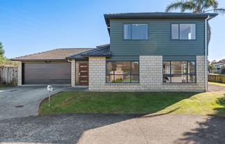 15 Riverglade Parkway, Te Atatu South