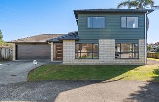 15 Riverglade Parkway, Te Atatu South