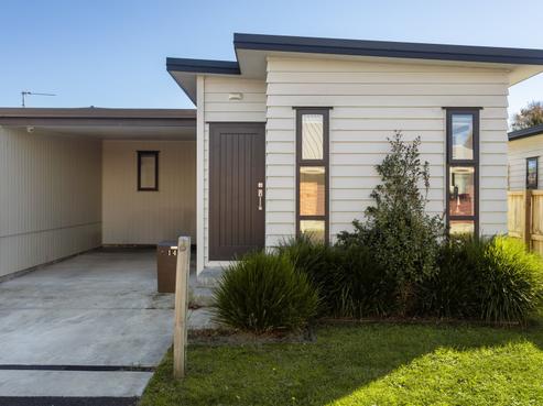 1/4 Searancke Place, Fairfield