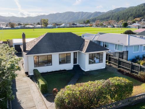 16 Russell Road, Wainuiomata