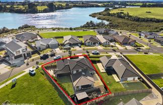 7 Omahuru Road, Glenbrook