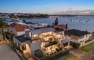 7 Whitcombe Road, Bucklands Beach