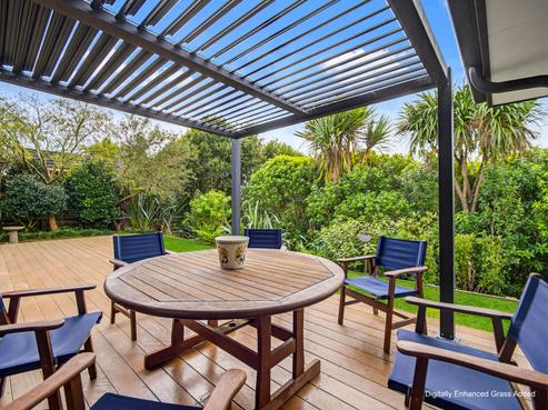 180 Saint James Drive, Huntington