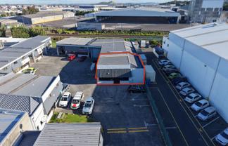 Well-connected Penrose unit - 148sqm