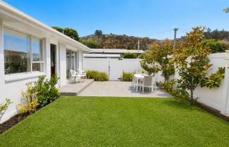 2/37b  Main Road, Redcliffs