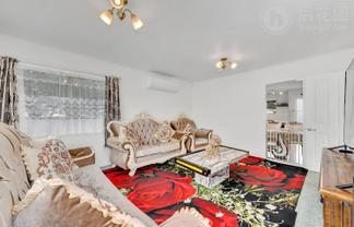 2 Redcrest Avenue, Red Hill