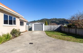 11 Cochrane Street, Fairy Springs