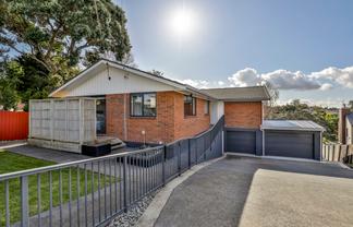 88 Tiroroa Avenue, Te Atatu South