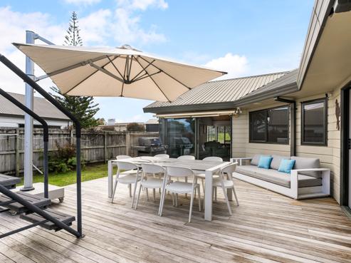 2 Lake Court, Pauanui