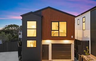 18E Mallard Place, Unsworth Heights