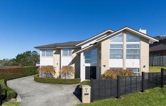 84 Lake Panorama Drive, Henderson Valley