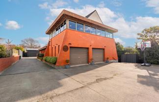 23b Maltby Avenue, West End