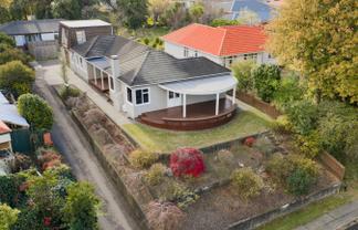917 Upper Main Street, Roslyn