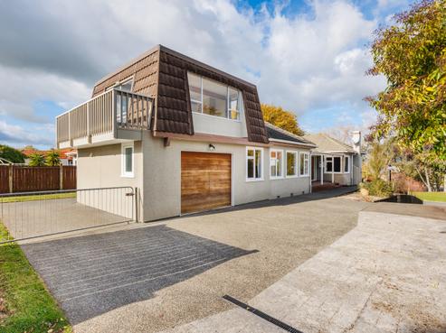 917 Upper Main Street, Roslyn