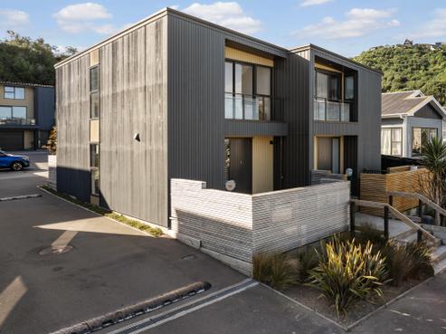 2/20 Trent Street, Island Bay