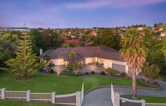 7 Burgundy Park Avenue, Henderson