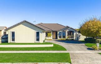 9 Woodham Place, Rototuna North