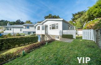 6 Royston Way, Newlands