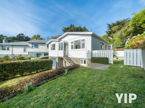 6 Royston Way, Newlands