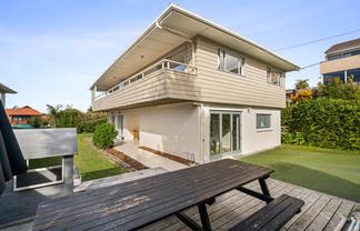 211 Royal Road, Massey