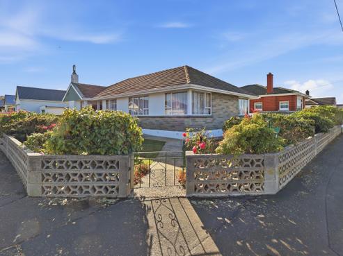 132 Macandrew Road, South Dunedin