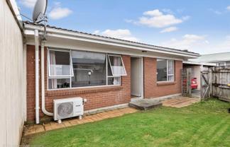 2/8 Cape Road , Mangere