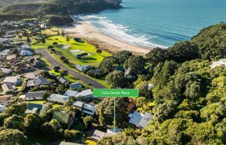 122A Oratia Place, Onemana
