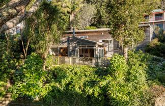 122A Oratia Place, Onemana