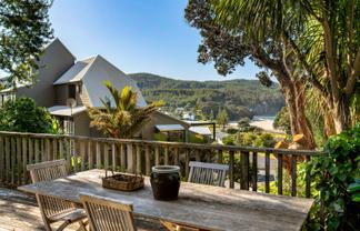 122A Oratia Place, Onemana