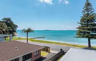 2/3 The Esplanade, Eastern Beach