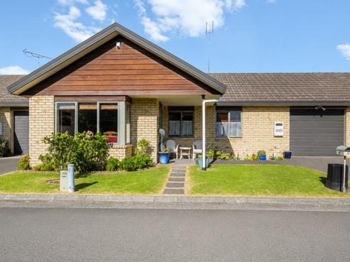 15/262 Centreway Road, Orewa