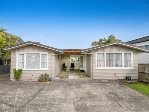 805 Whangaparaoa Road, Manly