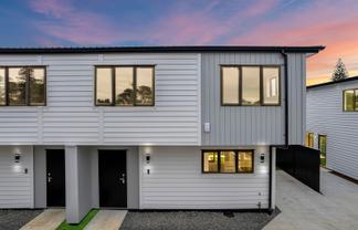 1 Breathtaking Piece, Mangere East