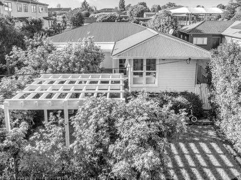 15 Kingdale Road, Henderson
