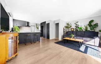 1/94A Clevedon Road, Papakura
