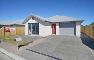 38 Edlin Lane, Pegasus