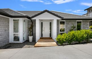 22 Ballintoy Park Drive, Welcome Bay
