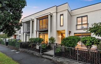 52 Bluegrey Avenue, Stonefields