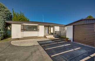 2/290 Kennedy Road, Onekawa