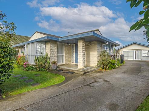 184 Amberley Avenue, Highbury