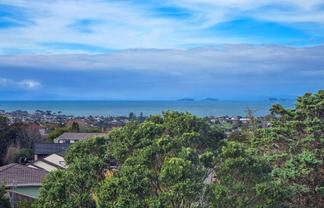 14/929-933 East Coast Road, Torbay