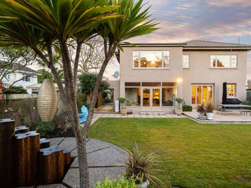 8 Neidpath Road, Mornington