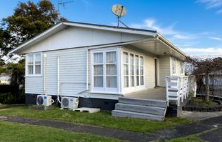 25 Hutchinsons Road, Bucklands Beach