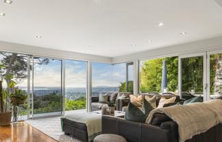 88 Scenic Drive, Titirangi