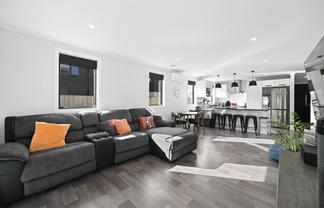 2/63 Cabourne Drive, Glenview
